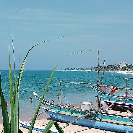 Githmini Beach House And Toures ฮิกคาดูวา ภายนอก รูปภาพ