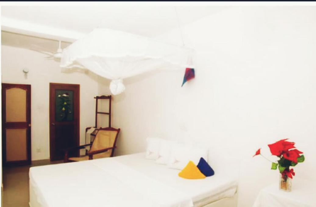 Githmini Beach House And Toures ฮิกคาดูวา ภายนอก รูปภาพ